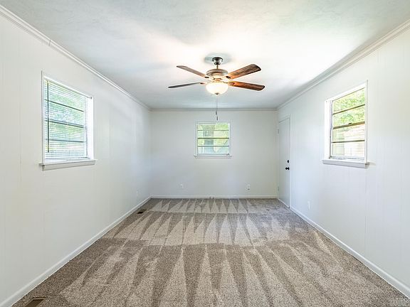 4th image of 7119 Redwood Dr