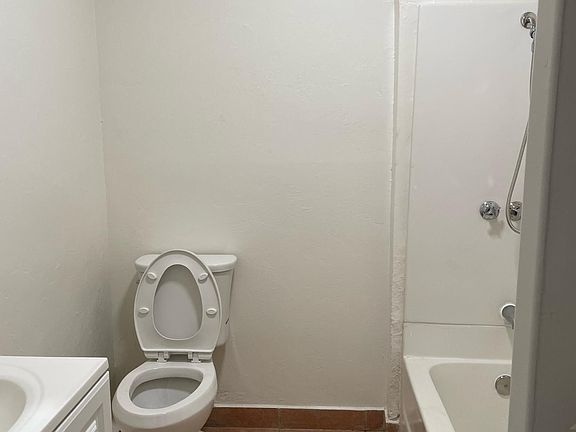 4th image of 3536 N Fontana Ave