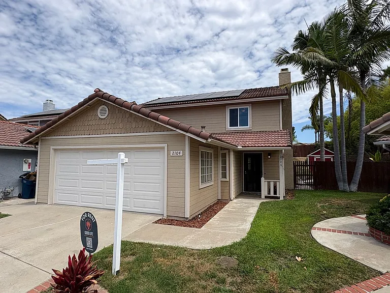 2104 N Mammoth Pl — Photo 2