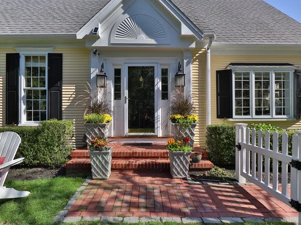 49 Beech Leaf Island Road, Centerville, MA 02632