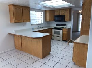 5 N Oxford Ln, Pleasant View, UT 84414