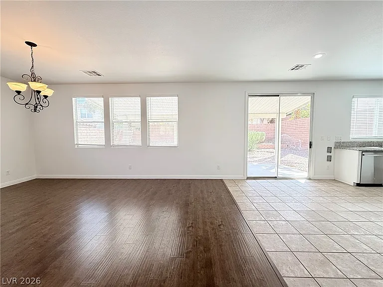 3799 Honey Ridge Ct — Photo 8
