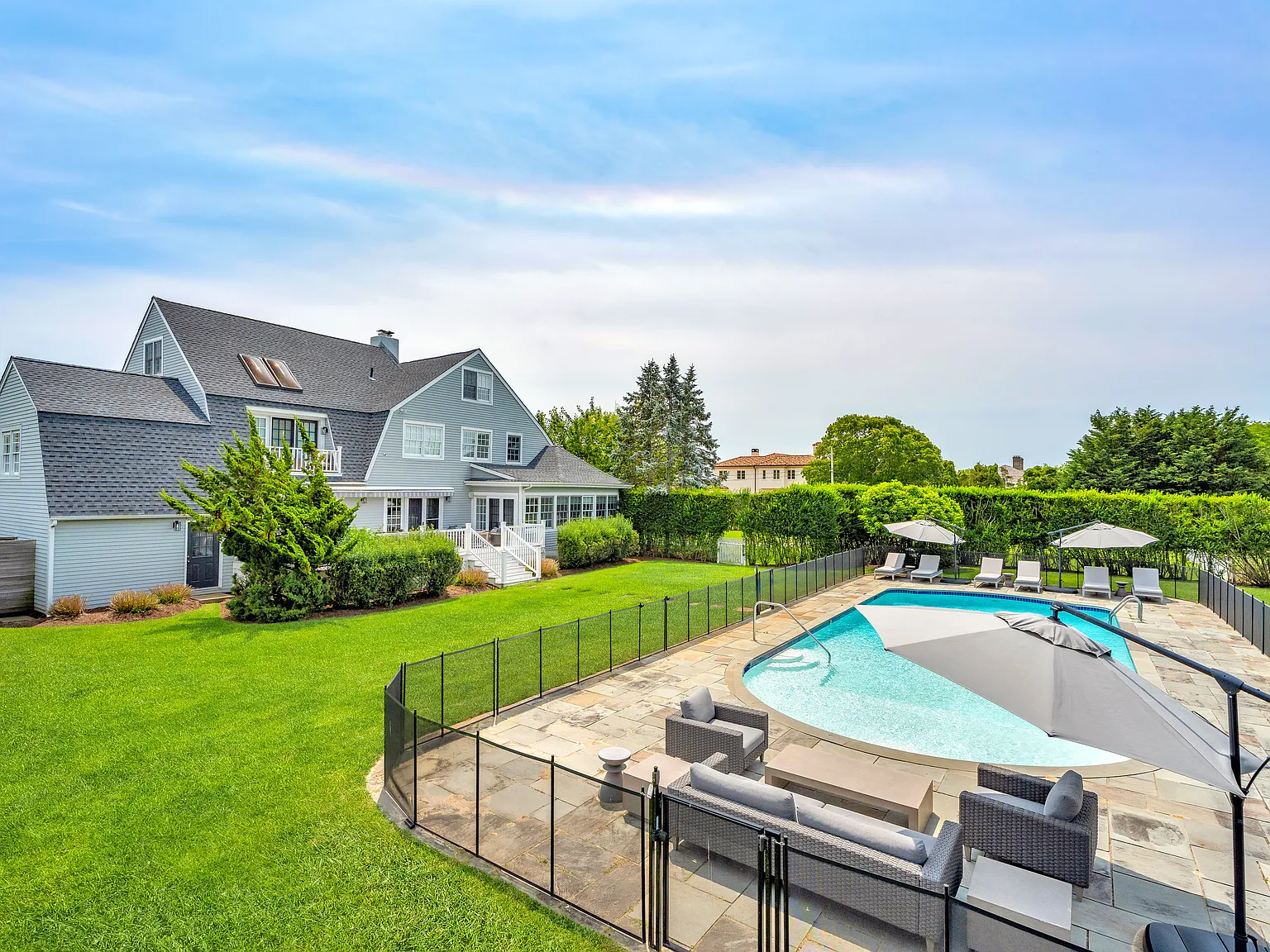 Weekly Rental In Westhampton Beach — Photo 2