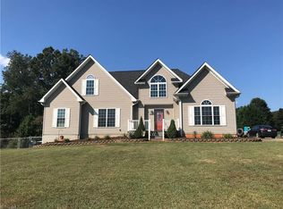 888 Old Creed Rd, Mount Airy, NC 27030