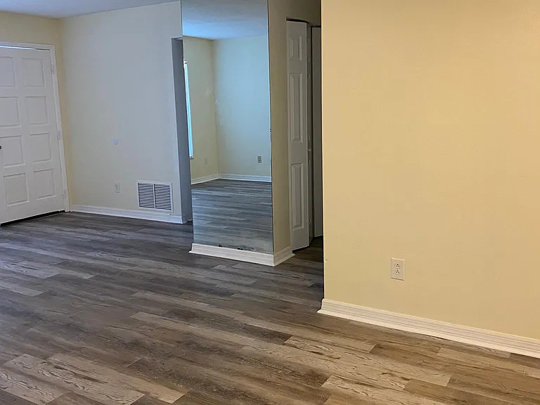 1279 Tivoli Dr — Photo 1