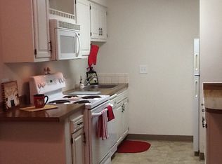 133 Academy Ct APT C, Elyria, OH 44035