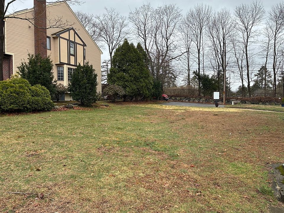 1st image of 154 Brook Farm Rd