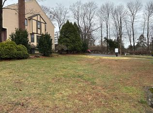 154 Brook Farm Rd, West Roxbury, MA 02132