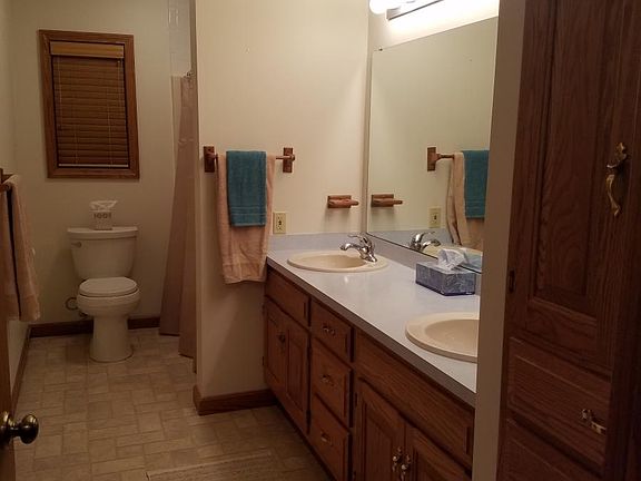 4th image of 95 Pinedale Dr