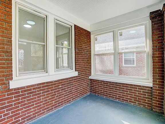 4th image of 1855 Catalina Ave