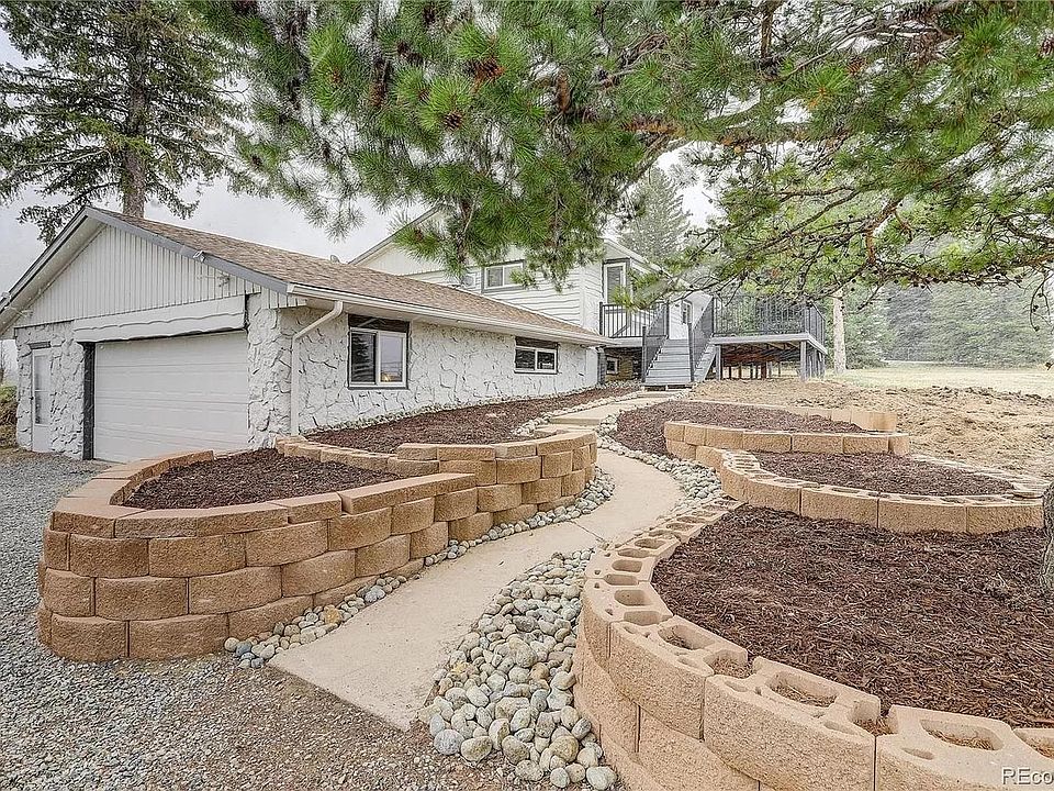 Walk way from extra large private driveway