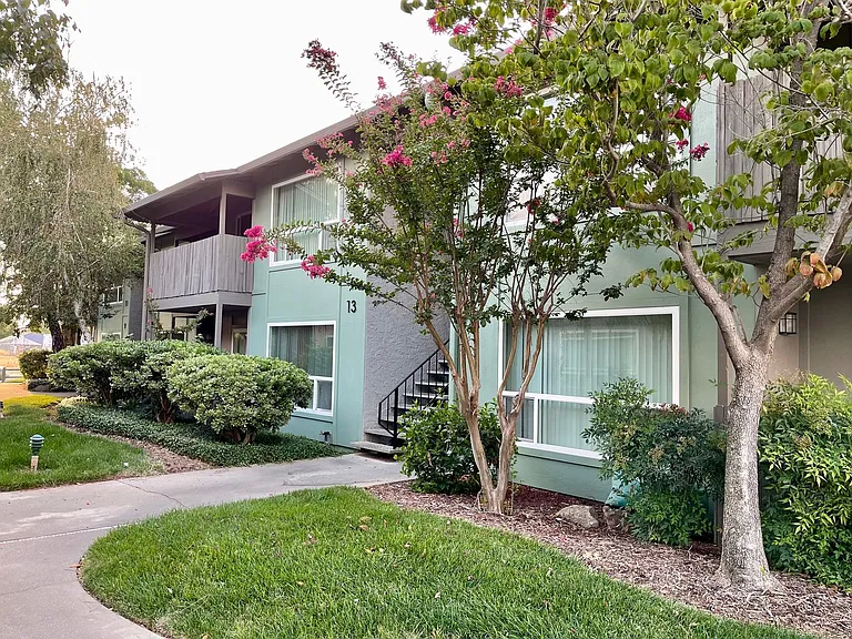 Chico Meadows Apartments — Photo 29