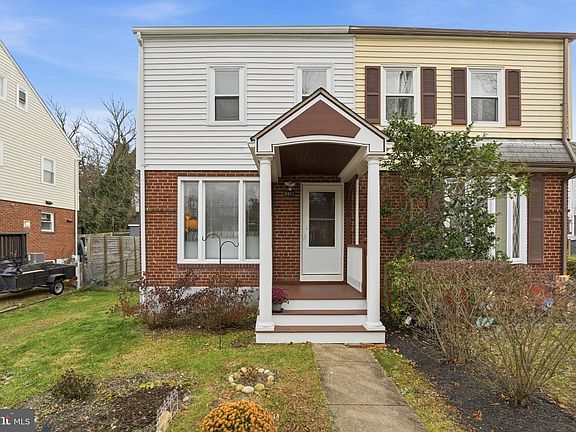 3rd image of 6905 Radcliffe Dr