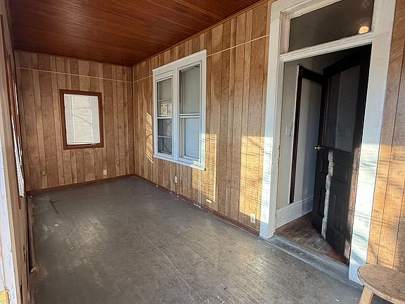 3rd image of 507 Stinson St W #1
