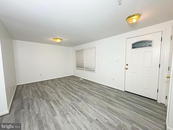 2nd image of 3024 N Dale Ln