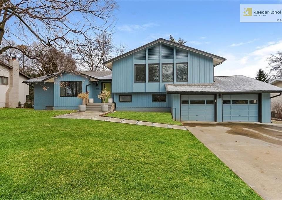 1st image of 8001 Rosewood Dr
