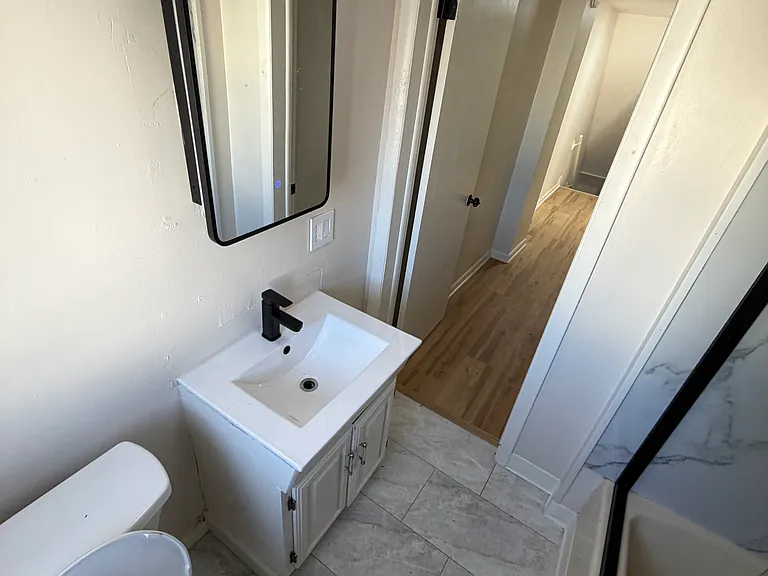 25 Penn St #27 — Photo 10