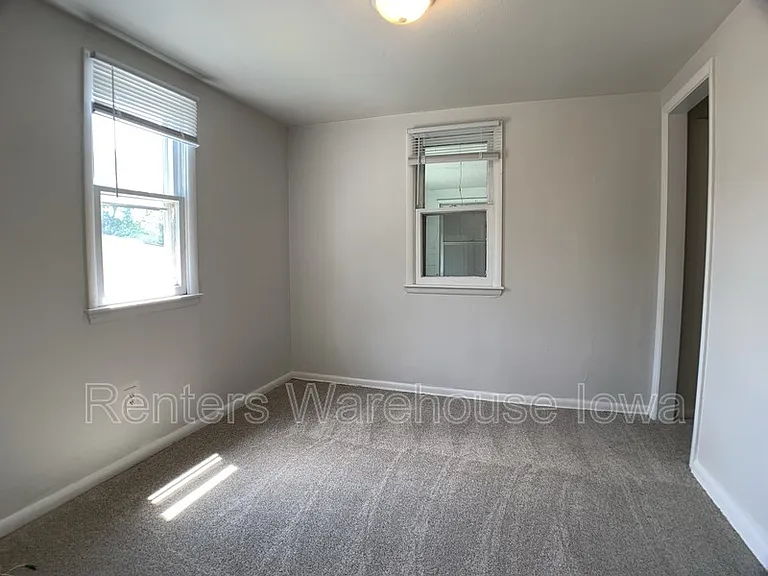 4754 NE 27th Ct — Photo 4