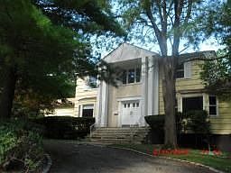 1st image of 28 Stone Dr