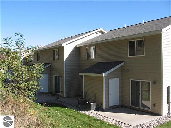 3rd image of 3814 Vale Dr