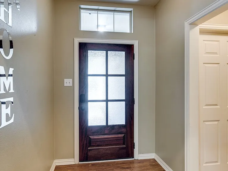 1001 Porter Pl — Photo 4