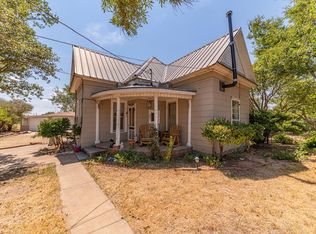307 W 2nd St, Stanton, TX 79782