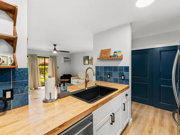 1299 Uluniu Rd APT C105, Kihei, HI 96753