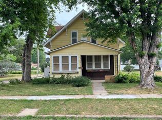515 9th St, Correctionville, IA 51016