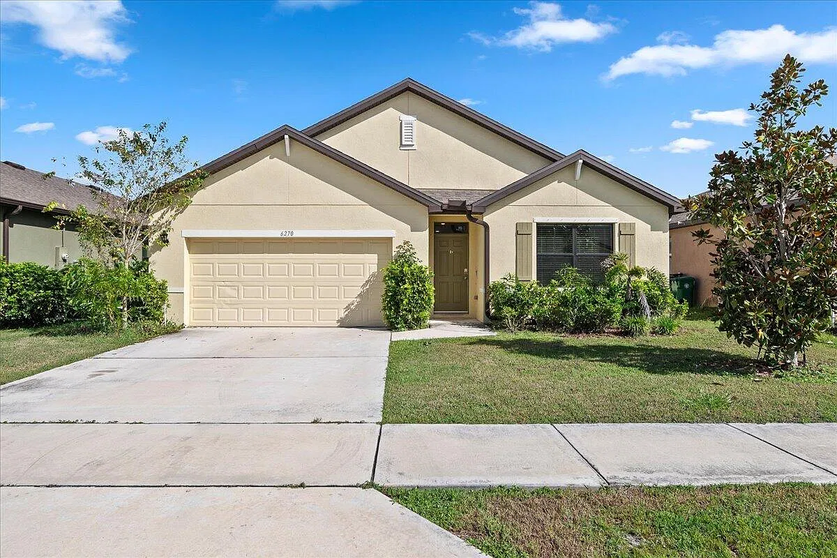 4 bed, 2.0 bath, 1916 sqft, $2,700 — Photo 2