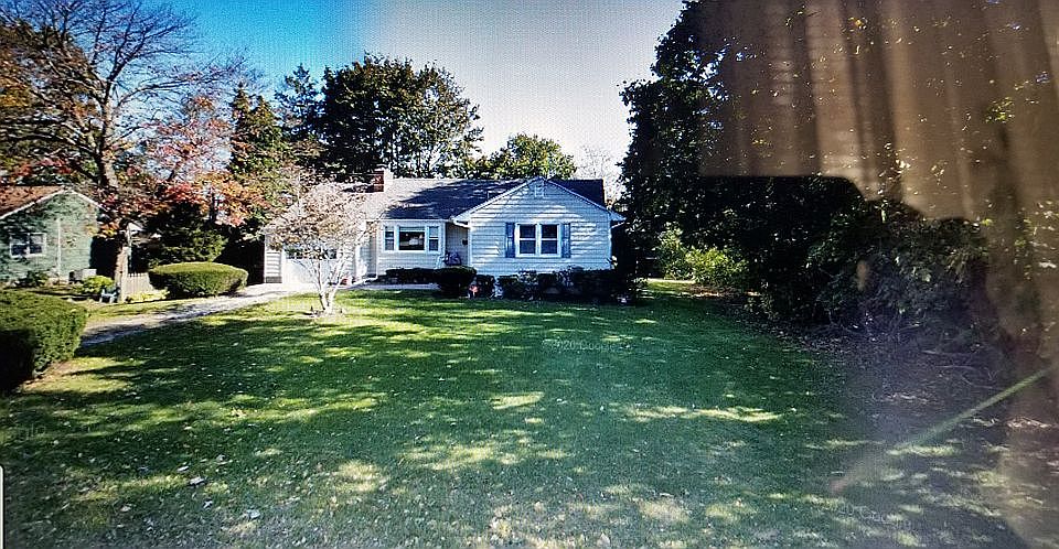 1st image of 16 Meriden Pl
