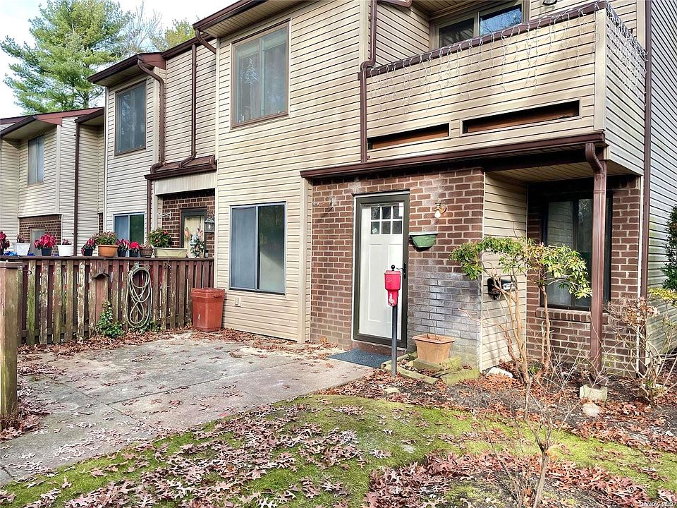 1st image of 373 Woodland Court #373