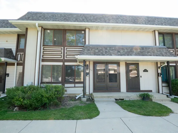 5612 Santa Cruz Dr, Hanover Park, IL 60133