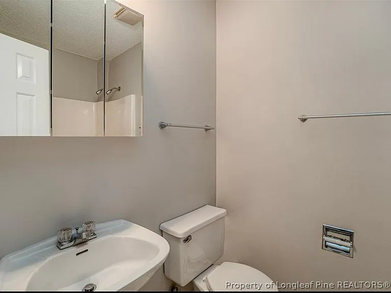 596 Countrytown Dr — Photo 14