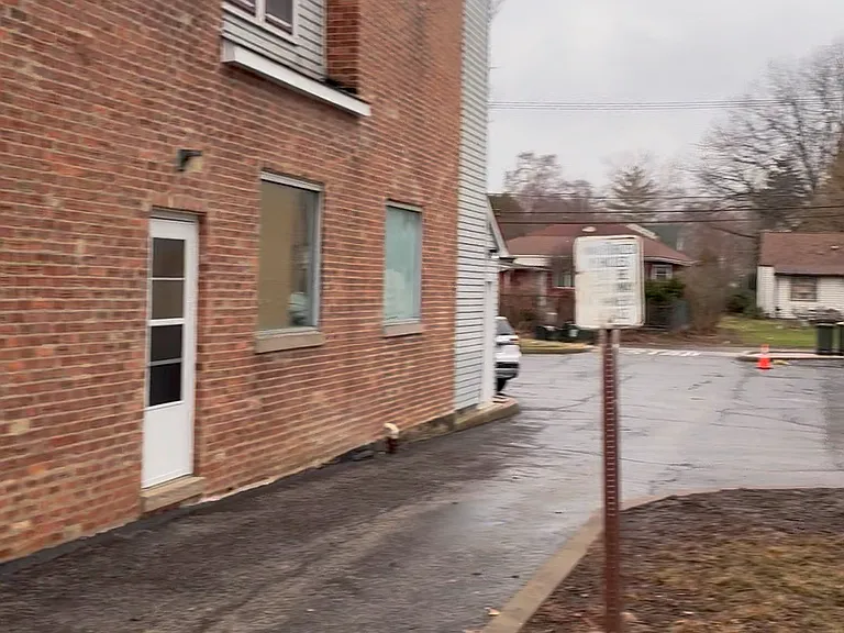 110 S Cass Ave — Photo 11