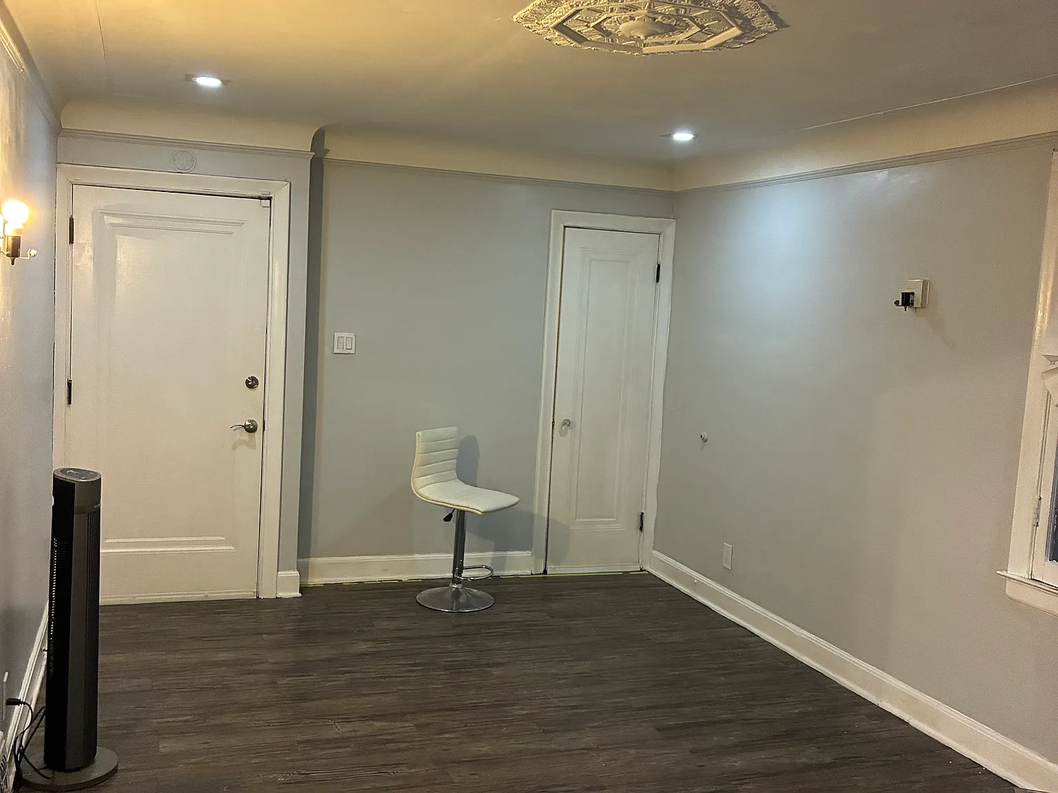 2 bed, 1000 sqft, $1,000 — Photo 1
