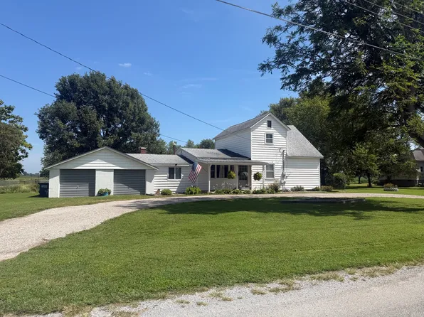 124 S Maple St, Tamaroa, IL 62888
