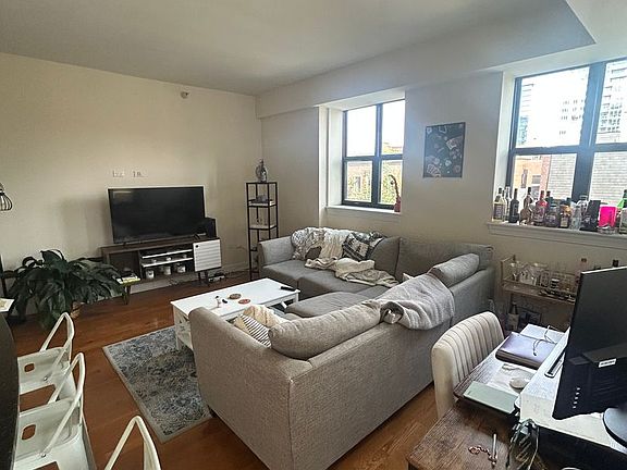 2nd image of 451 W Huron St Unit 507