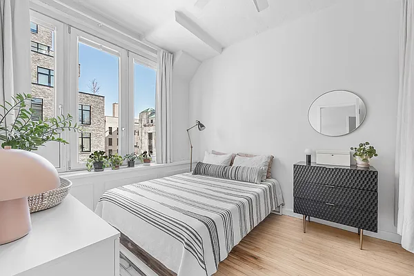 Sold by Corcoran | media 7