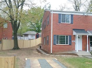 704 Four Mile Rd, Alexandria, VA 22305