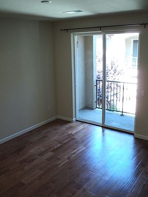 4th image of 1375 McKinley Ct