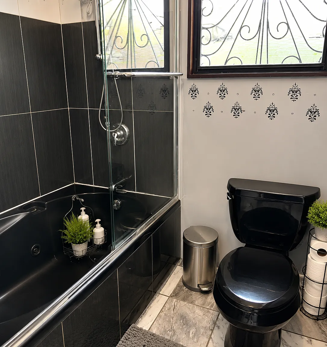 3 bed, 1100 sqft, $1,800 — Photo 4