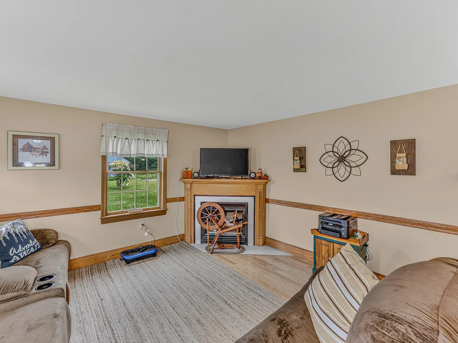 3 bed, 3.5 bath, 3902 sqft, $3,500 — Photo 4