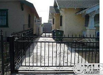 4th image of 712 W 52nd St