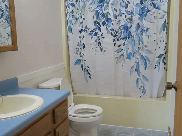 1856 Brookhaven Dr, Lima, OH 45805