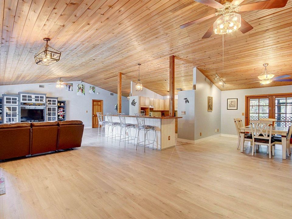 Home For Sale In The Acreage