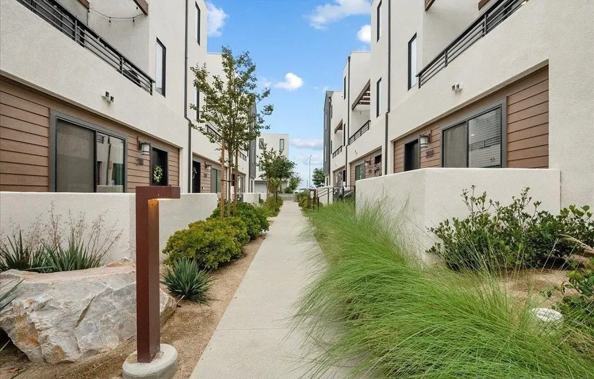 Building Photo - 2125 Acara Cir