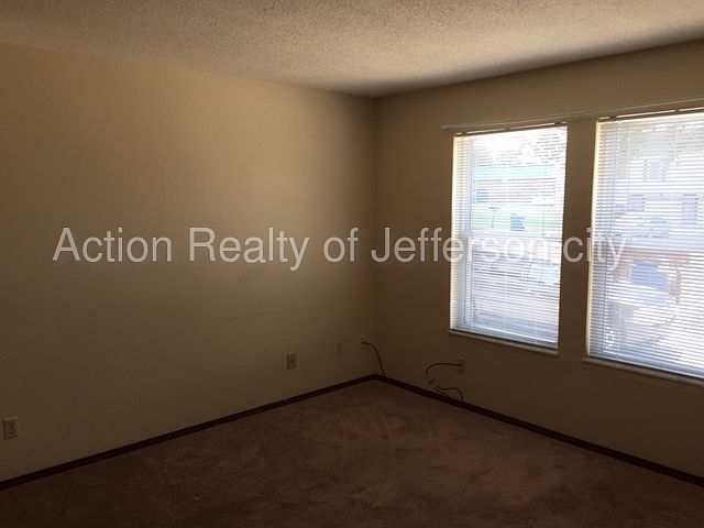 1st image of 1119 Charm Villa Dr APT 3