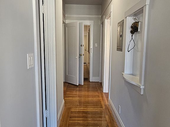 3rd image of 735 11th Ave #3