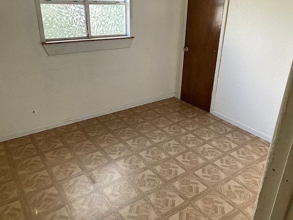4th image of 3815 Eagle Point North St