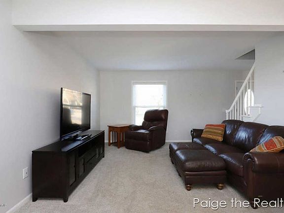 4th image of 1754 Conlon Ave SE